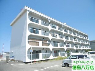 本谷マンションの物件外観写真